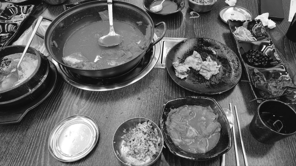 건뚱네김치속돼지 이미지