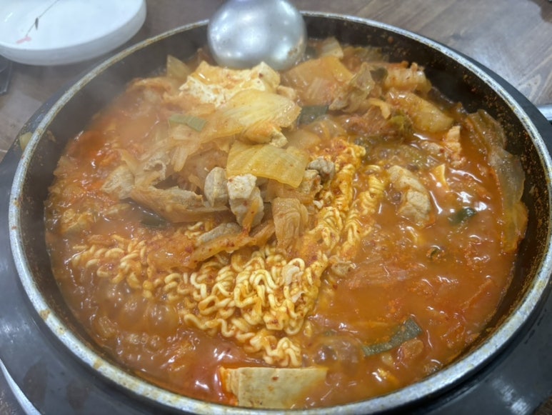 유연김치찌개전문점 사진 7