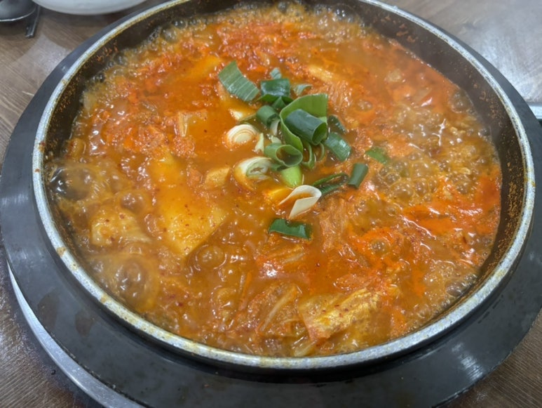 유연김치찌개전문점 사진 8