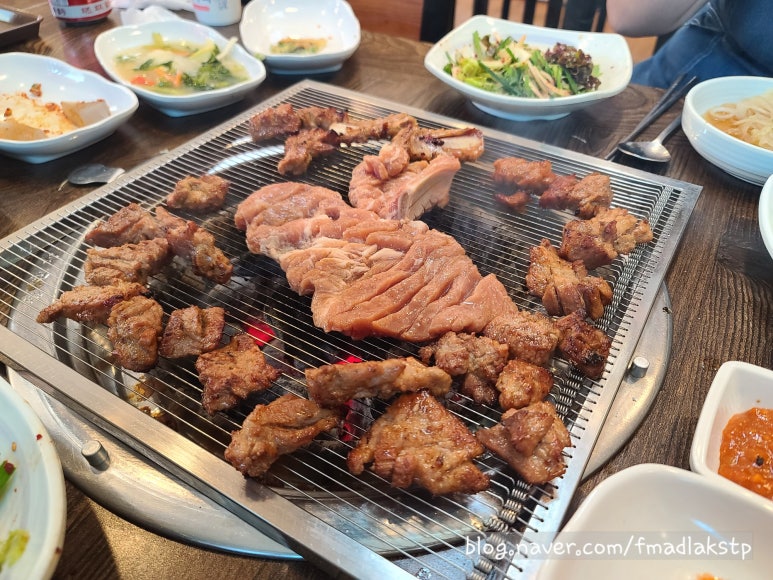 찬우물숯불갈비 이미지