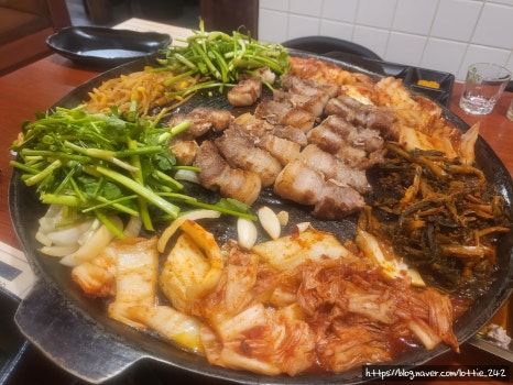 옛날솥뚜껑삼겹살 이미지