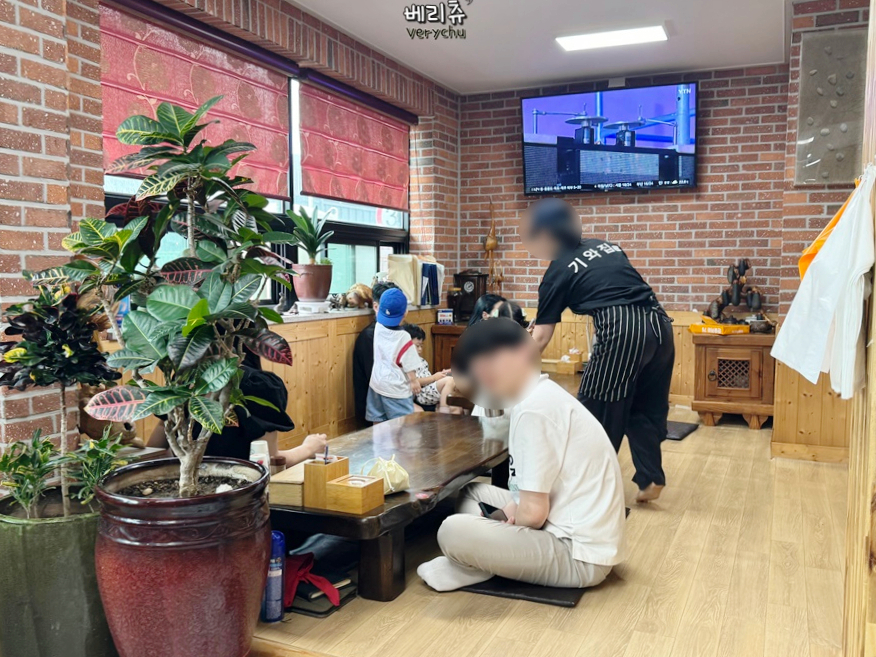 나주곰탕 기와집 이미지