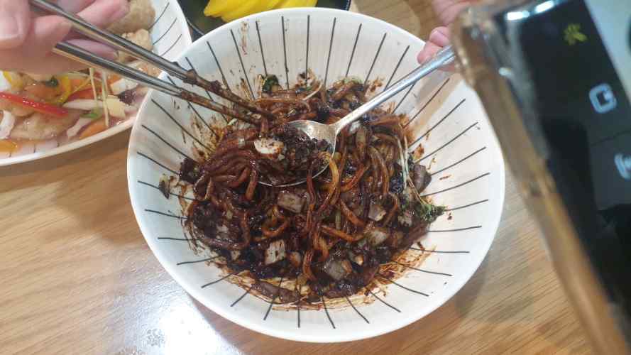 명품짜장 이미지