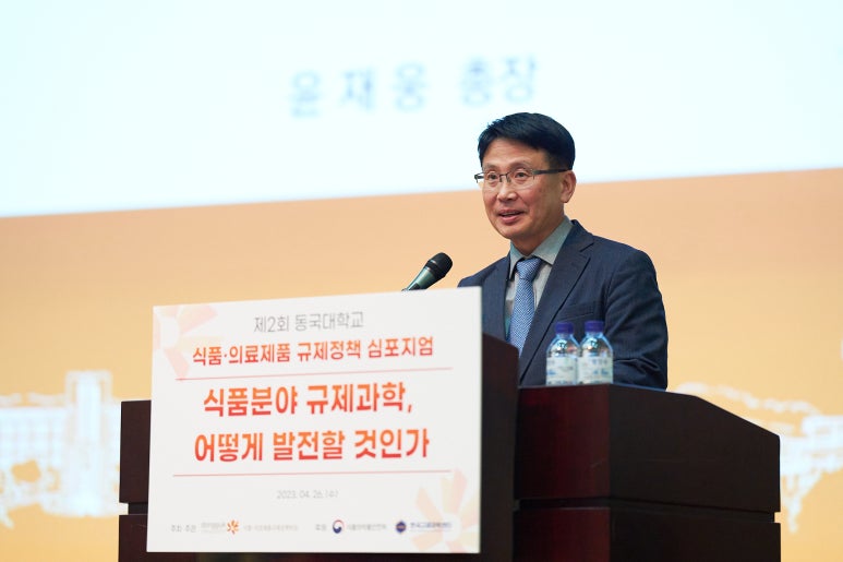 사진세공사 이미지