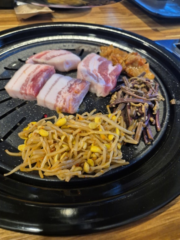 돼지가왔소 이미지