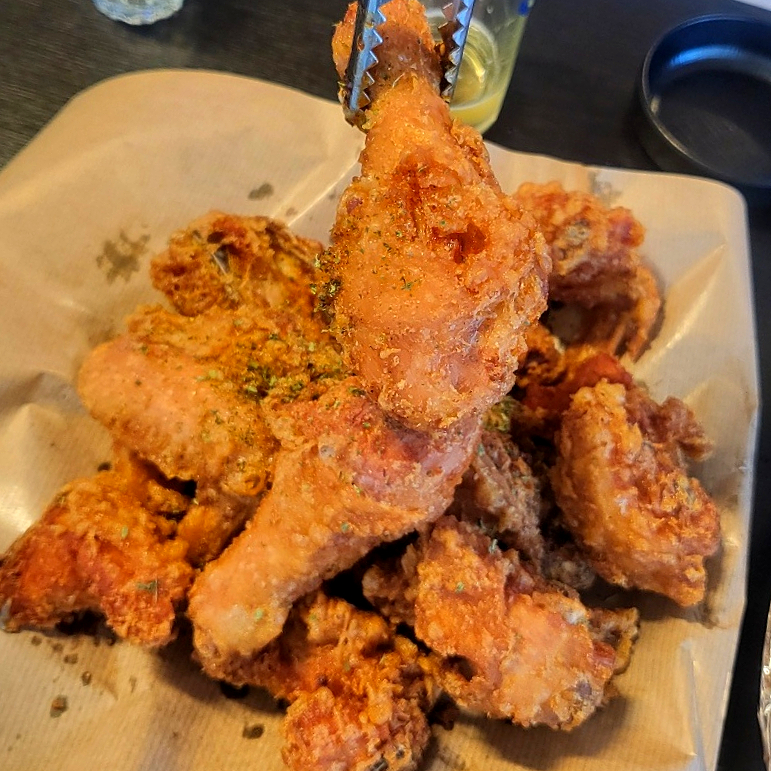 찐불이찐숯불두마리치킨 이미지