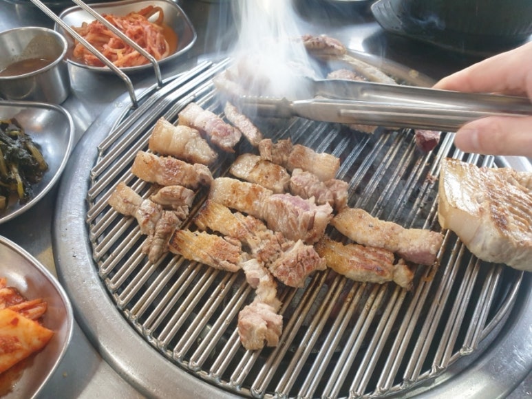 흑돈퍼주는집 이미지