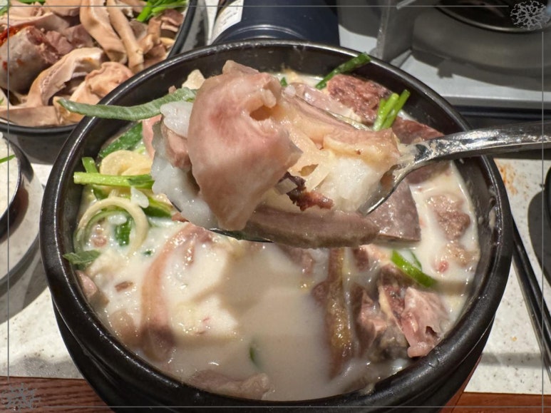 푸짐한순대국 이미지