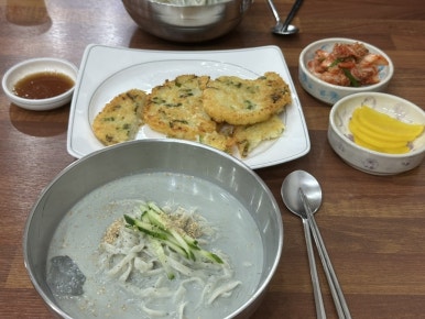 홍칼국수 이미지