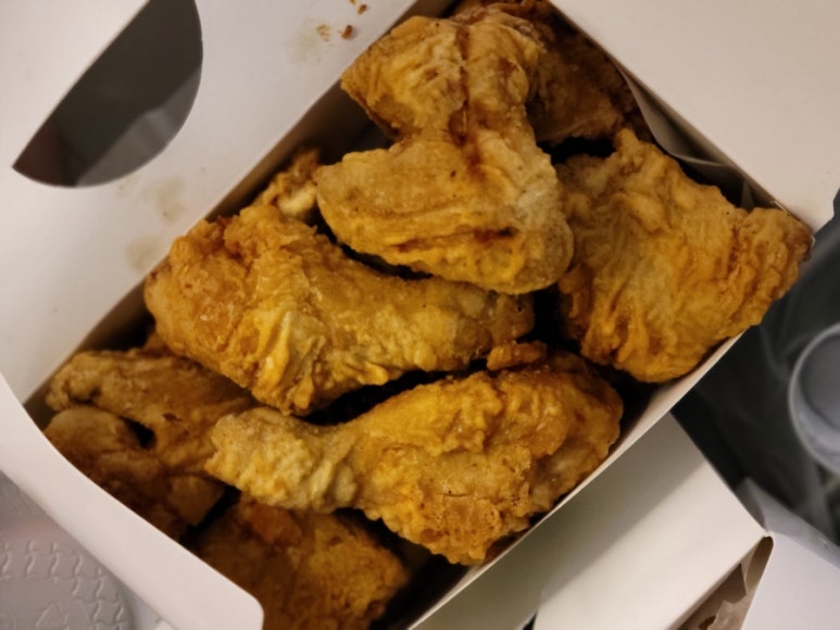 엄마산딸기치킨 이미지