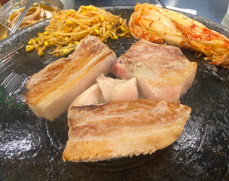 동두천솥뚜껑삼겹살탄현역점 이미지