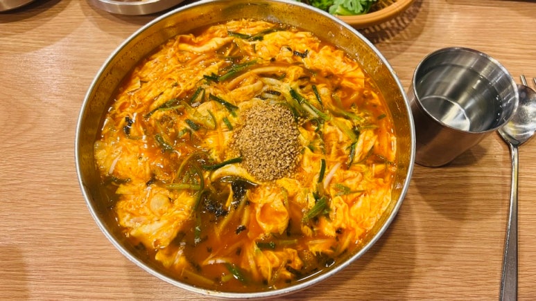 두레정얼큰한칼국수 이미지