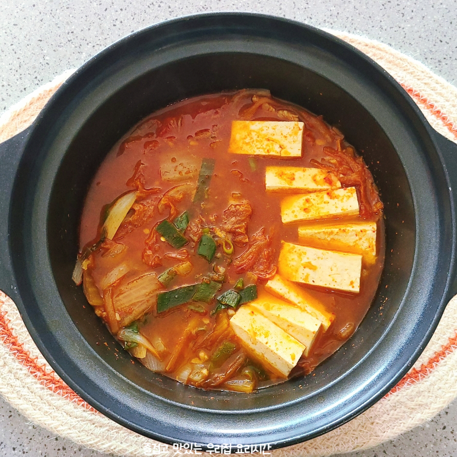 돼지랑김치랑 이미지