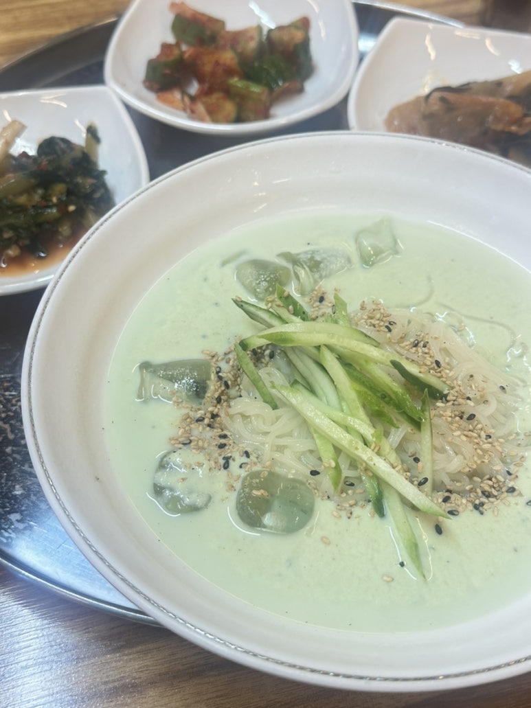 노랑콩두부 이미지