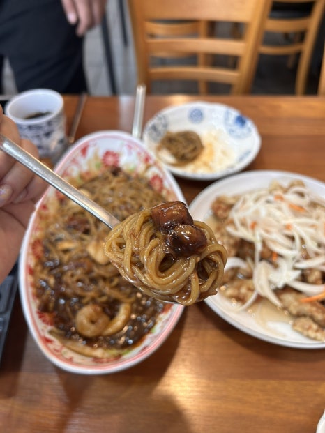 두남자 쟁반고기 이미지