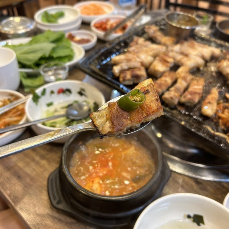 솔잎솔제주흑돈 이미지