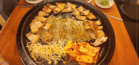 가마솥에생삼겹 이미지