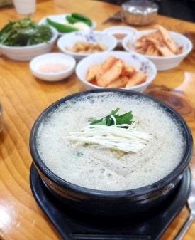 신돈값하는 국밥집 이미지