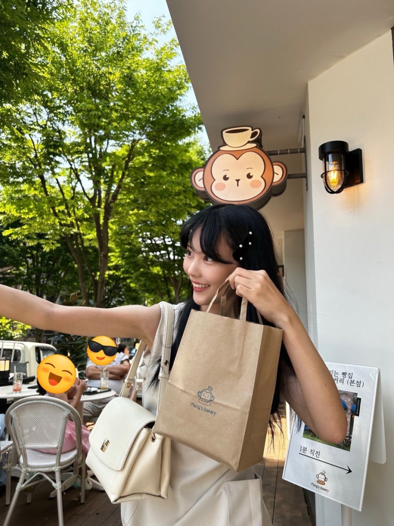 몽스몽스베이커리 이미지