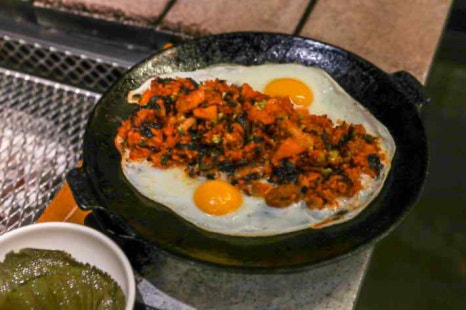 지리산 산청 흑돼지 이미지