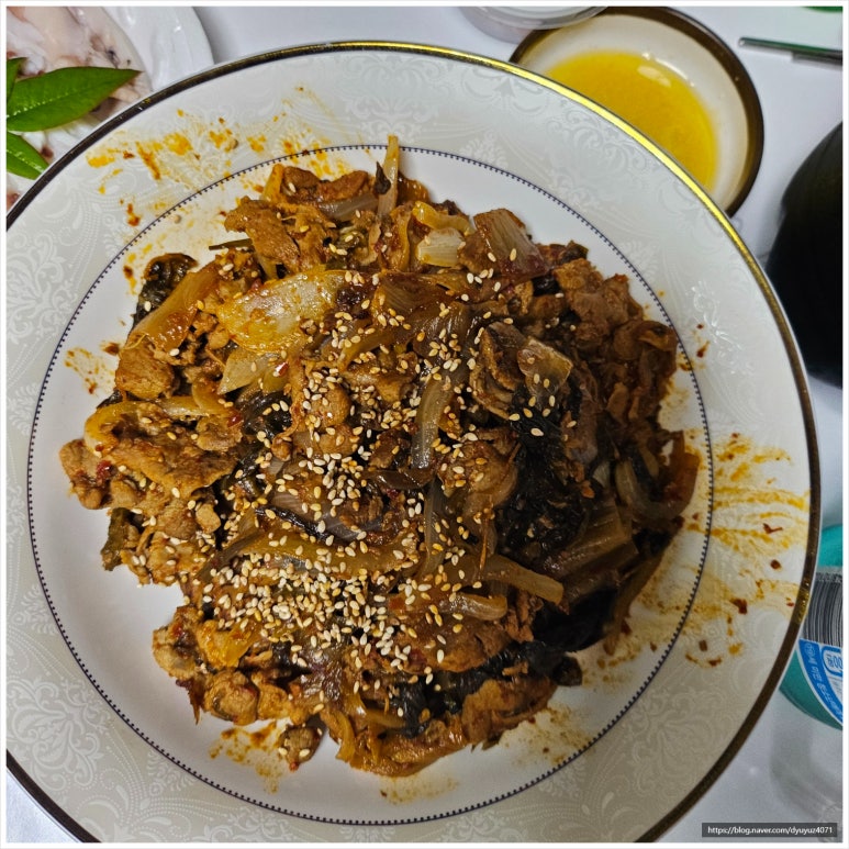제육향연 이미지