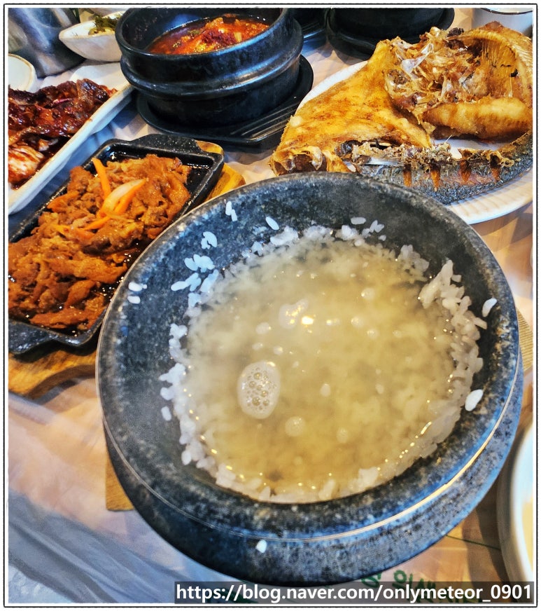 경호생오리 돌솥밥 이미지