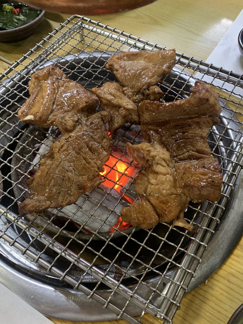 떴다 돼지한마리 이미지