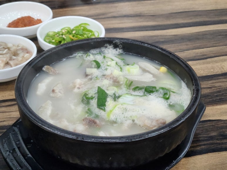 돈국밥 본점 이미지