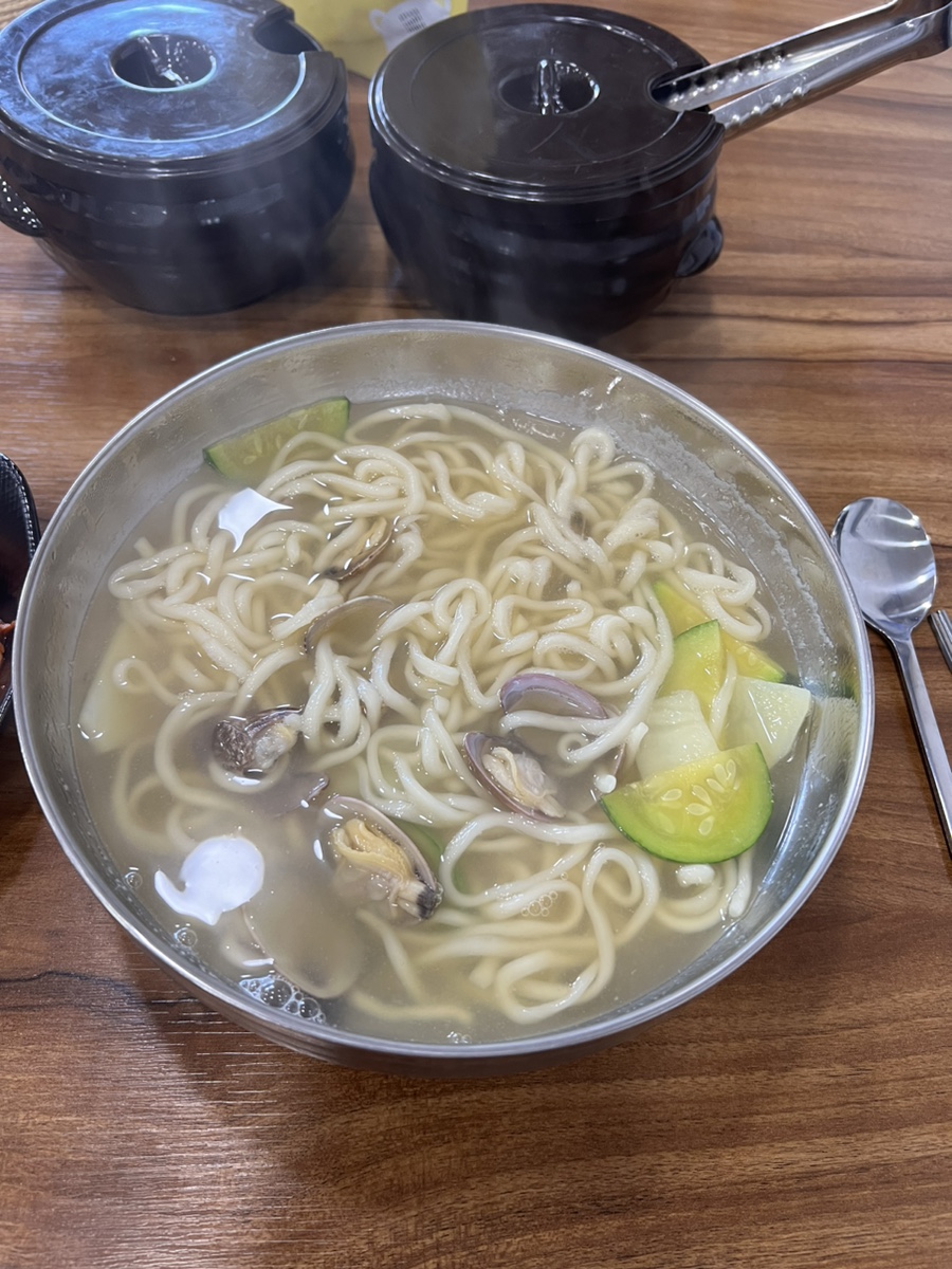 삐뚤이칼국수 이미지
