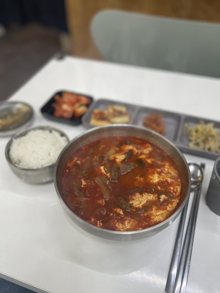 김밥파는언니 이미지