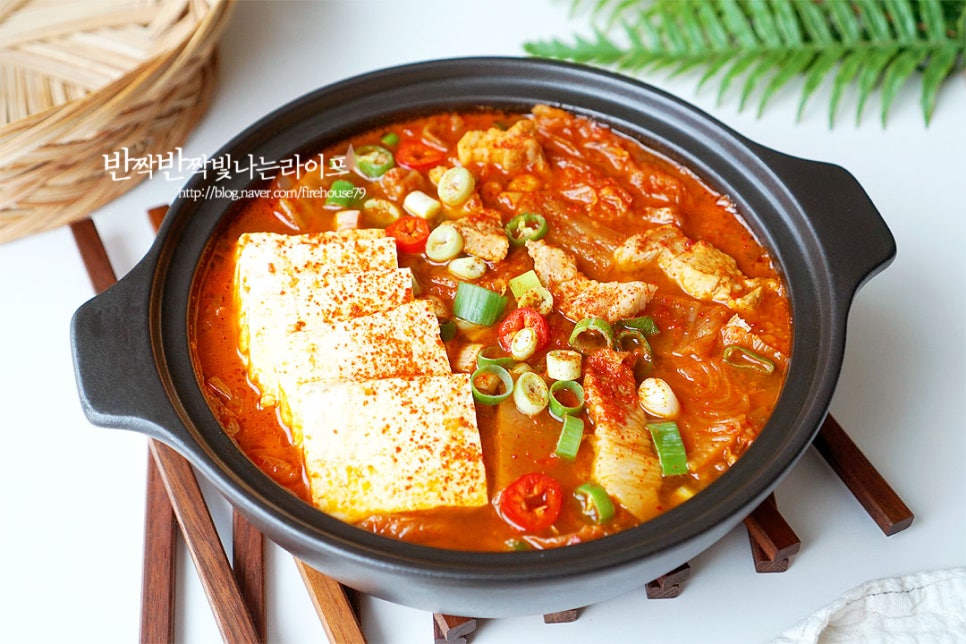 김치찌개 이미지