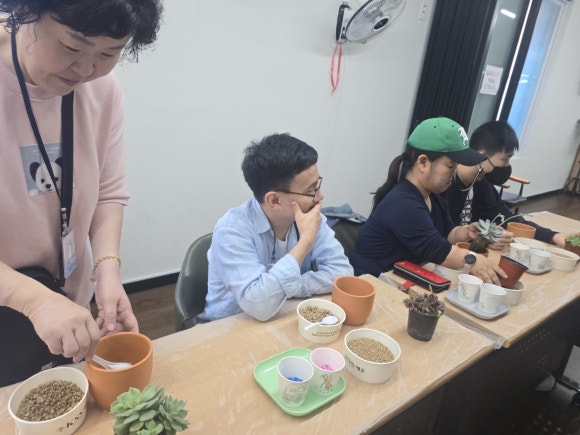 꼼지락아뜰리에 이미지