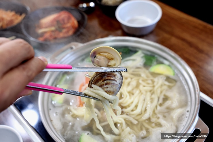 황금해물칼국수 이미지