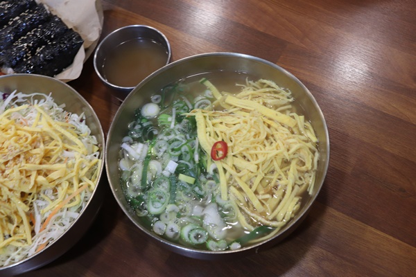 순진한칼국수 이미지
