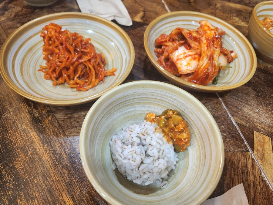 이유간백년칼국수 이미지