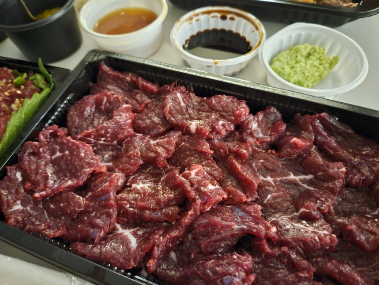 홍단육회뭉티기 이미지