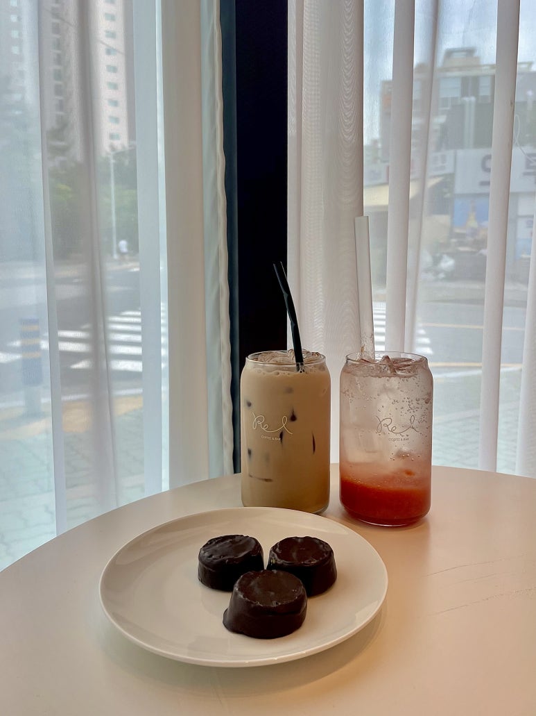 리엘커피바 이미지