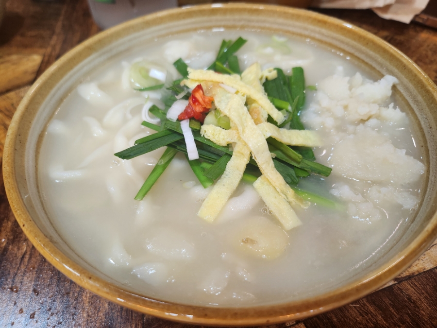 백칼국수 이미지
