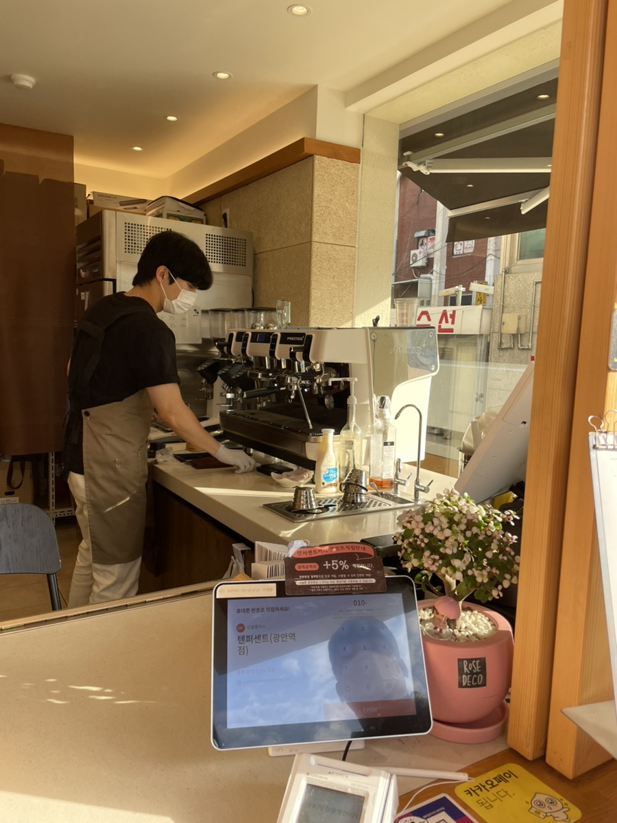 텐퍼센트커피 광안역점 이미지