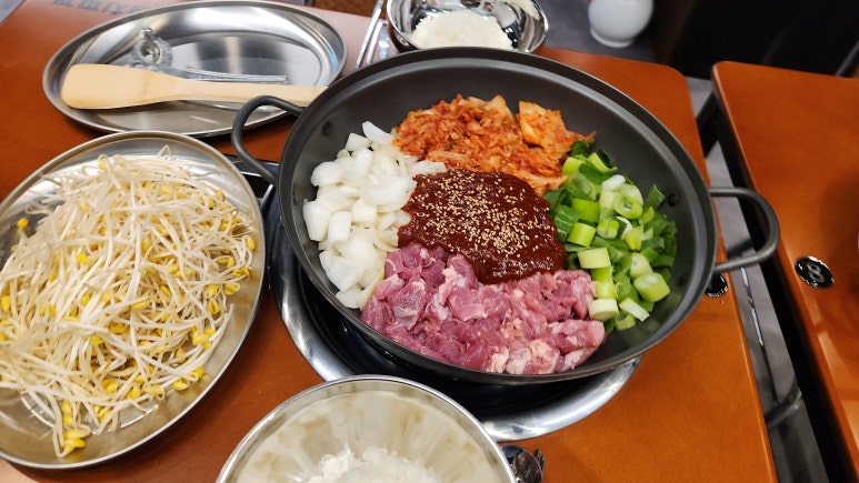 반포김치찌개 이미지