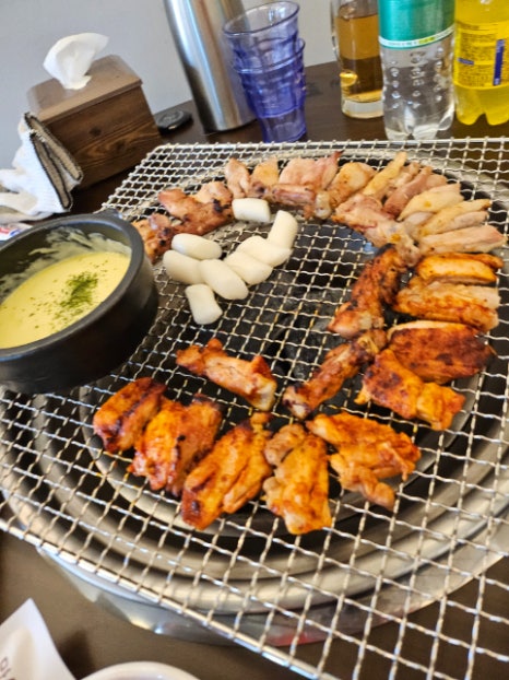 숯불에 구운닭 이미지