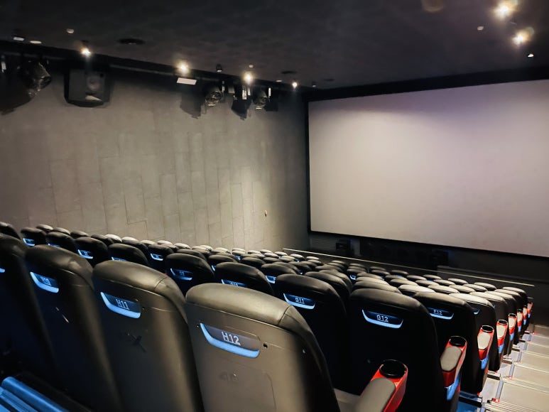 CGV 방학 4DX관 이미지