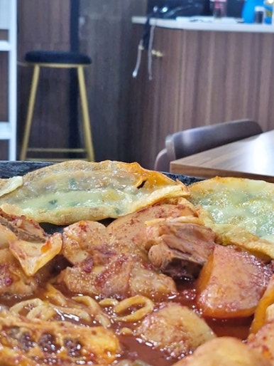 유담매운닭볶음탕 이미지
