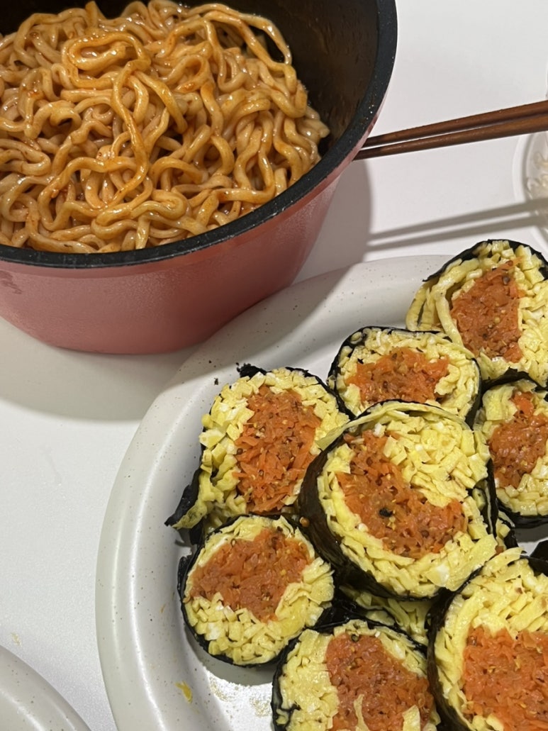 부엉김밥 이미지