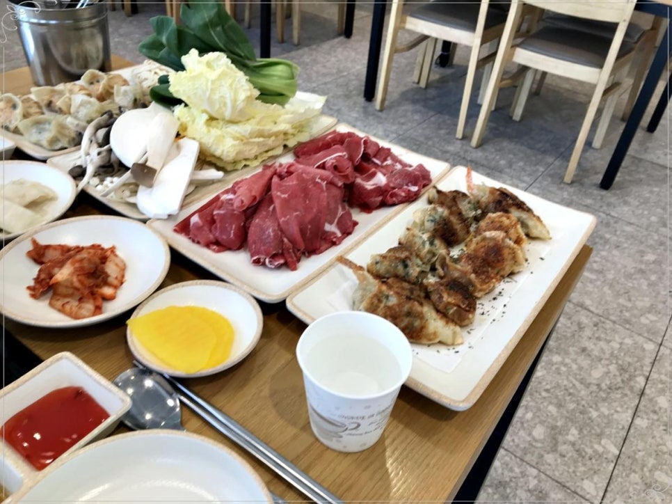고석환만두전골 이미지