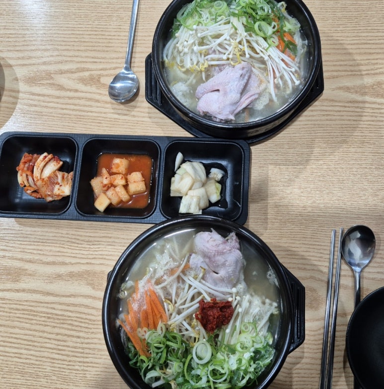 수정닭반마리칼국수 이미지