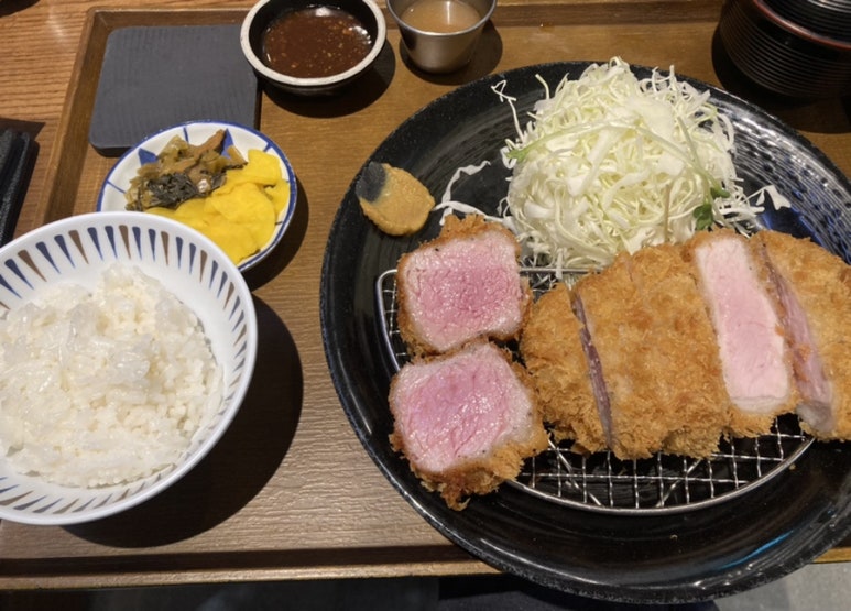 크레이지카츠현대백화점 이미지
