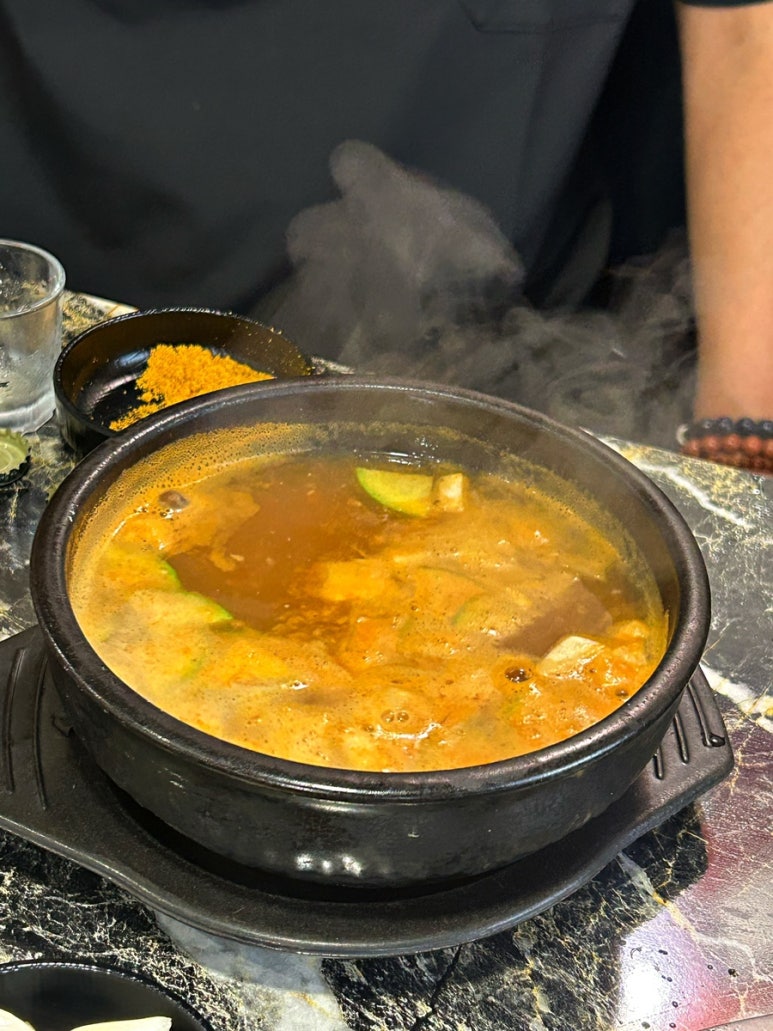 웃는소참숯화로구이 이미지