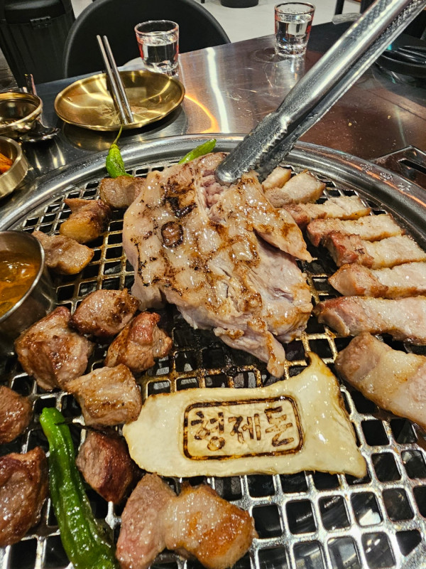 돼지형제 이미지