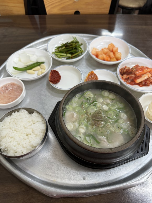 촌집돼지국밥 이미지